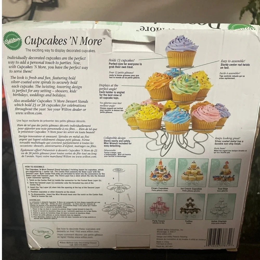 Wilton‎ Cupcakes Dessert Stand Silver Metal 3 Tier 13 Count Spiral 307-831